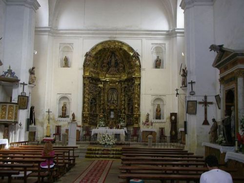 Camino Burgos a Hontanas. Interior de la Iglesia de Hontanas. Es la primera vez que vi esta Igleisa abiera.