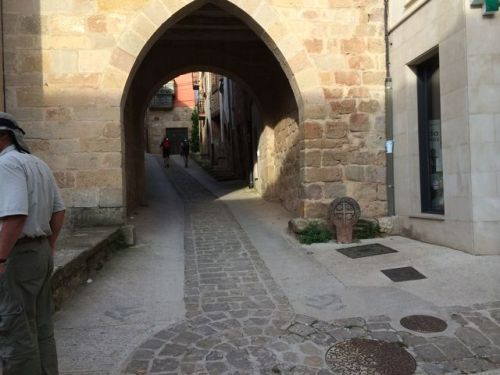 Cirauqui. Puerta Ojival