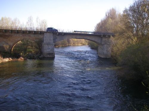 Mansilla de las Mulas a León