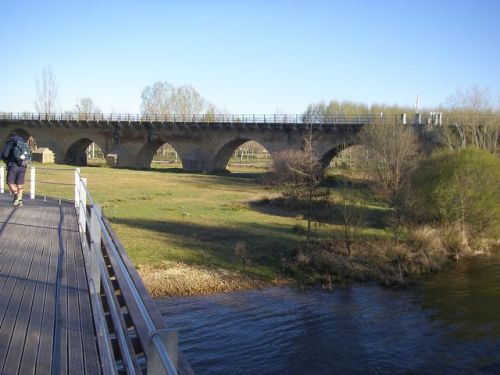 Mansilla de las Mulas a León