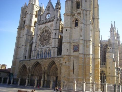 Mansilla de las Mulas a León