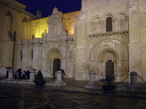 Basilíica de San Isidoro de Sevilla. León