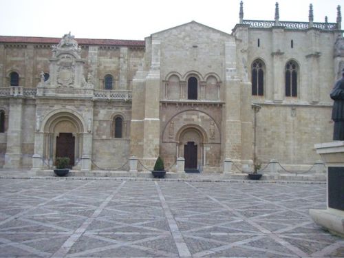 Basílica San Isidro de Sevilla. León